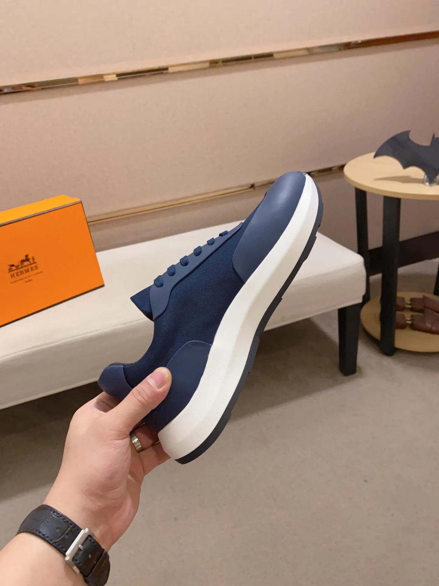 Men's clothing and shoes💰: 600💰《HERMES》【Classic Original Version】Hermès; Top 🔝 Purchasing Agency 🔍🔍Men's latest 🇺🇸 counters are on sale simultaneously, original imported from Italy ▲▲Silk cowhide with breathable fabric ▲▲ (high-end and expensive Qi·Grade) Exquisite workmanship (Italian 🇮🇹Imported water-dyed 🐂cowhide lining) Sole: Original sole provided by the original factory, ⚠️Exclusive double-layer activity·TPR·Rubber·Combined molded outsole; Super·comfortable·wear-resistant·non-slip·environmental protection The real thing is more beautiful if you take the real thing (high quality, follow the order), you can enter and exit the counter at will * Number of yards: 38·39·40·41·42·43·44# (can be customized 45.)